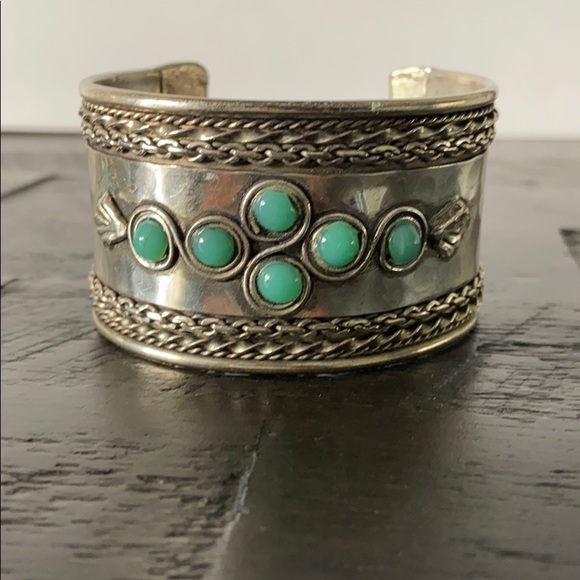 Jewelry - Silver chic cuff bracelet turquoise stones
